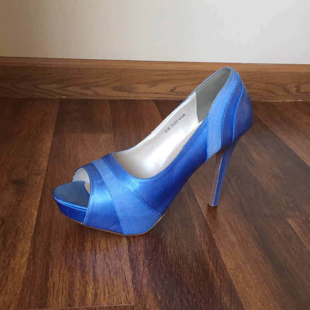 Cornflower Blue Peep Toe Platform Pump